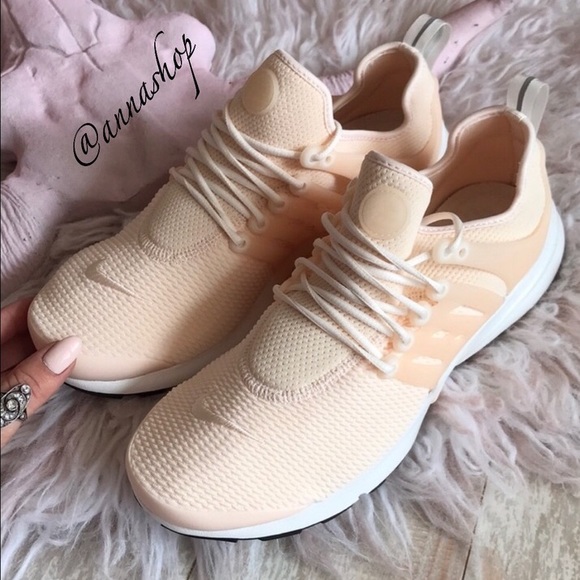Nike Shoes - NWT Nike Air presto
